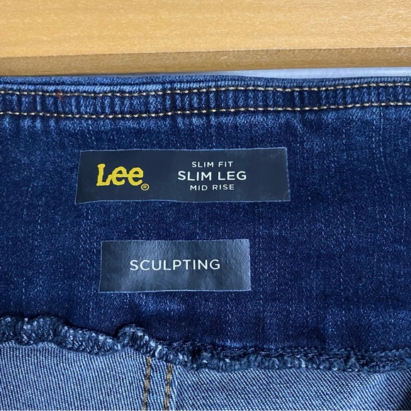 Lee Women's Mid Rise Sculpting Slim Leg Pull-On Jeans - Picture 4 of 8